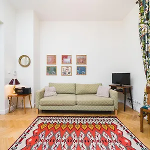 Classy Old Town - By Upstairs Apartament